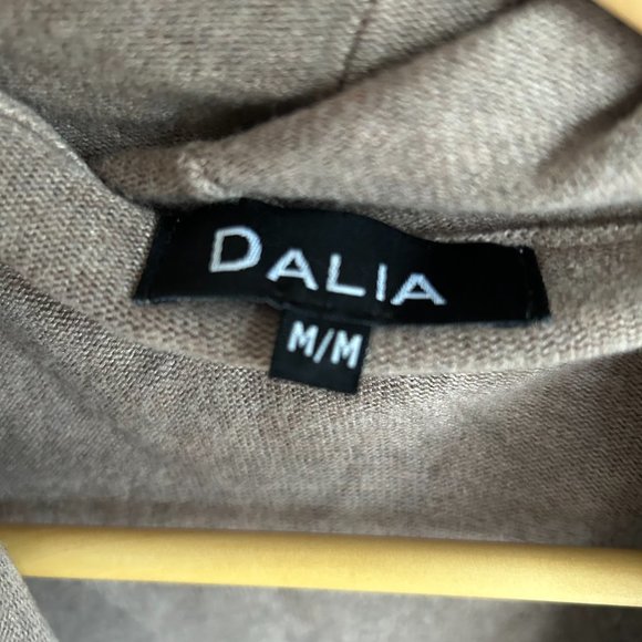 Beautiful Cardigan - Picture 4 of 5